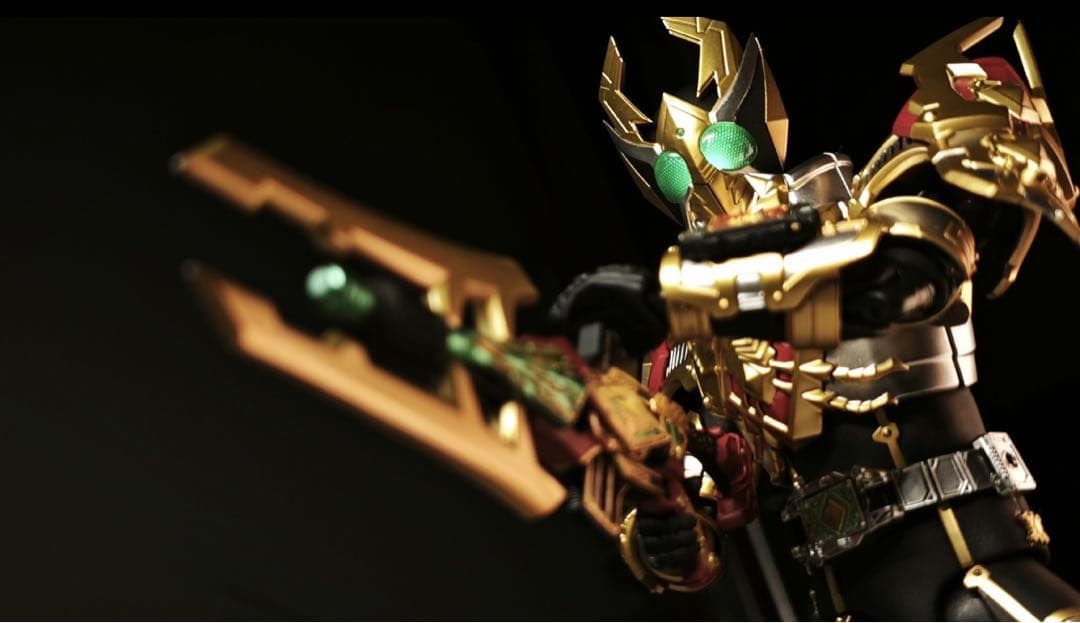 S.H.Figuarts 仮面ライダーギャレン　キングフォーム真骨彫Ver発光版