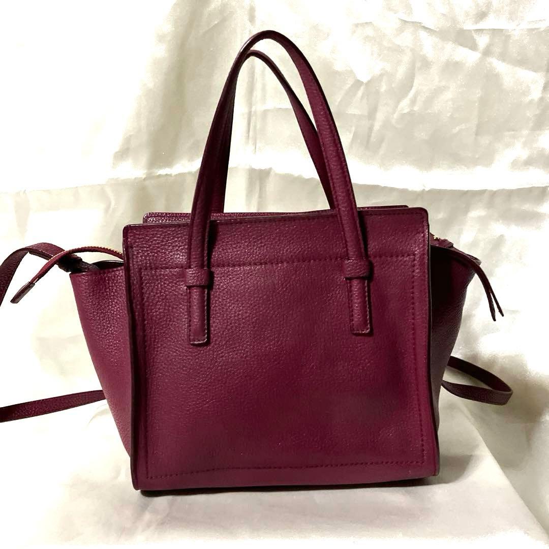 フェラガモ　イタリアンレザーハンドバッグ（バーガンディ）