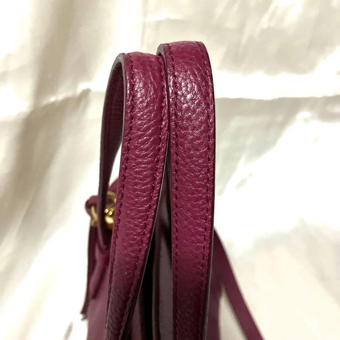 フェラガモ　イタリアンレザーハンドバッグ（バーガンディ）