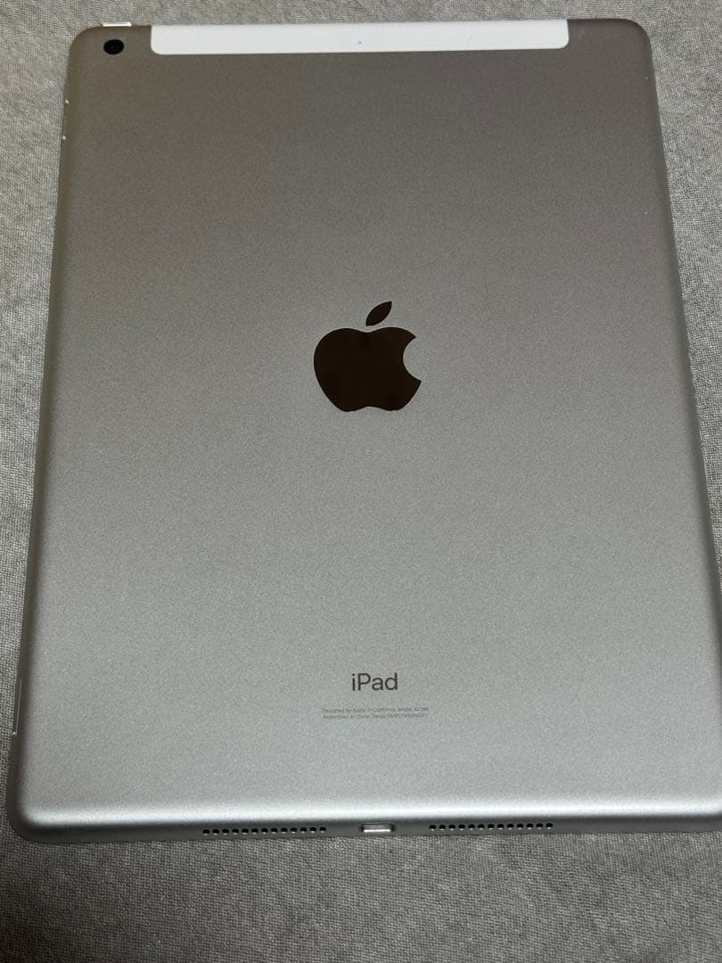 Apple iPad 第7世代 32GB Wi-Fi + Cellularモデル