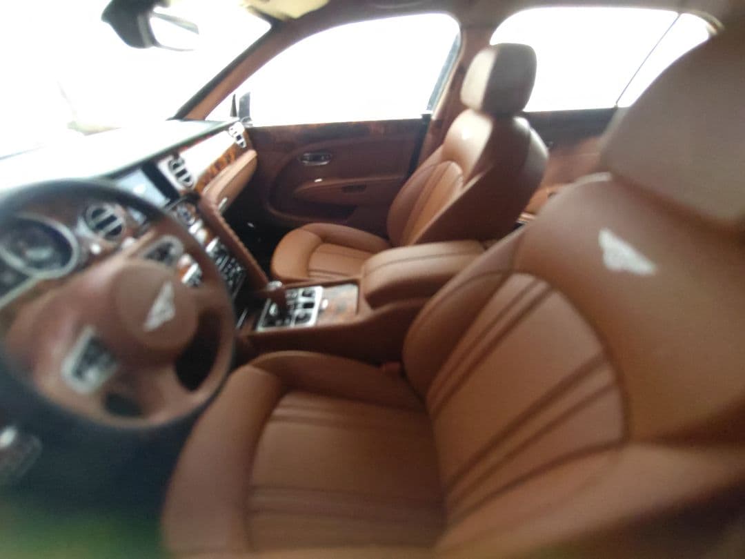 ベントレーミュルザンヌ　Almost Real　1/18