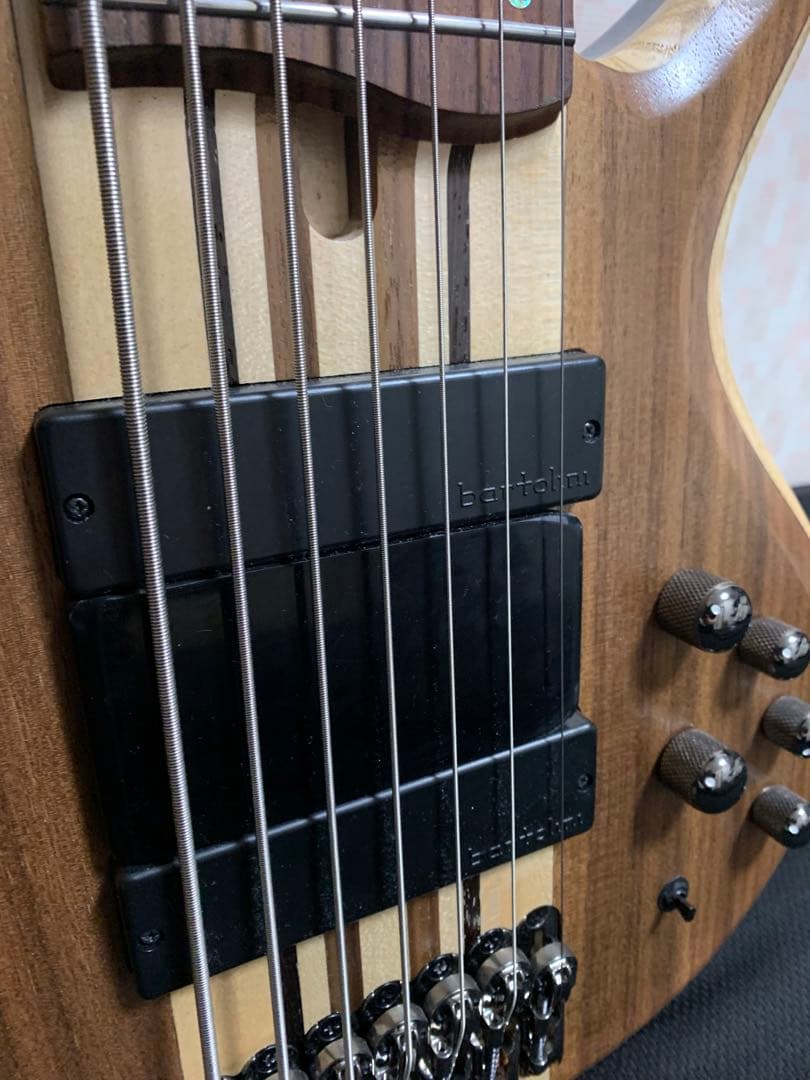 アイバニーズ 7弦ベース［フィンガーランプ．フレットラップ付き］