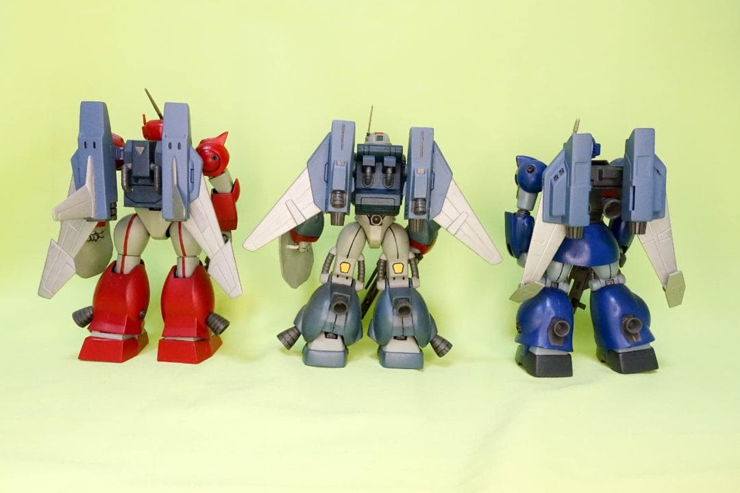 【全塗装完成品】1/144　R.Vバイファム／ネオファム／トゥランファム