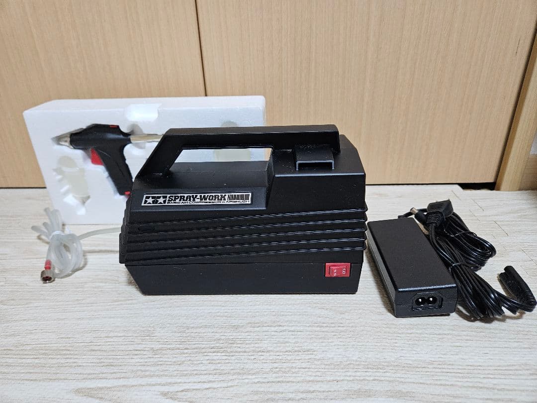タミヤ スプレーワークベーシックコンプレッサーセット+ ACアダプター