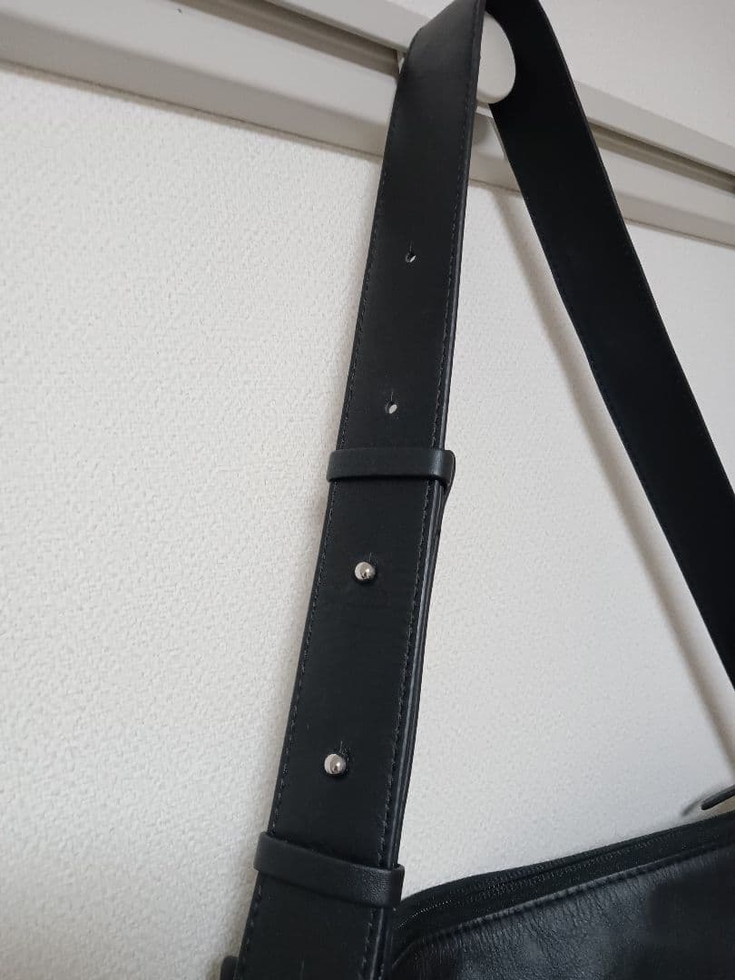 イアパピヨネ 本革 2WAYレザーショルダーバッグ ブラック ear