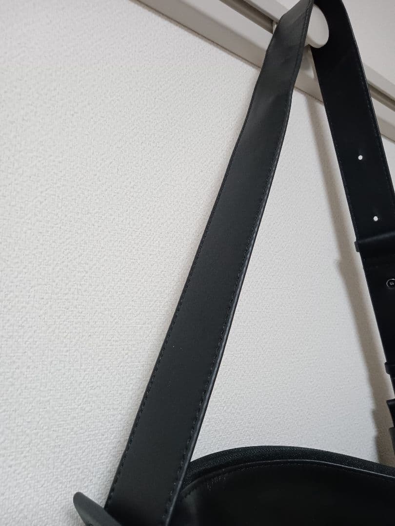 イアパピヨネ 本革 2WAYレザーショルダーバッグ ブラック ear