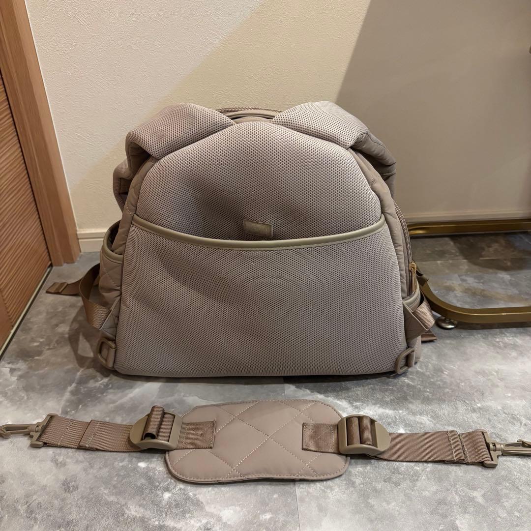monchéri（モンシェリ）撥水ドームキルティングリュック ベージュ 美品