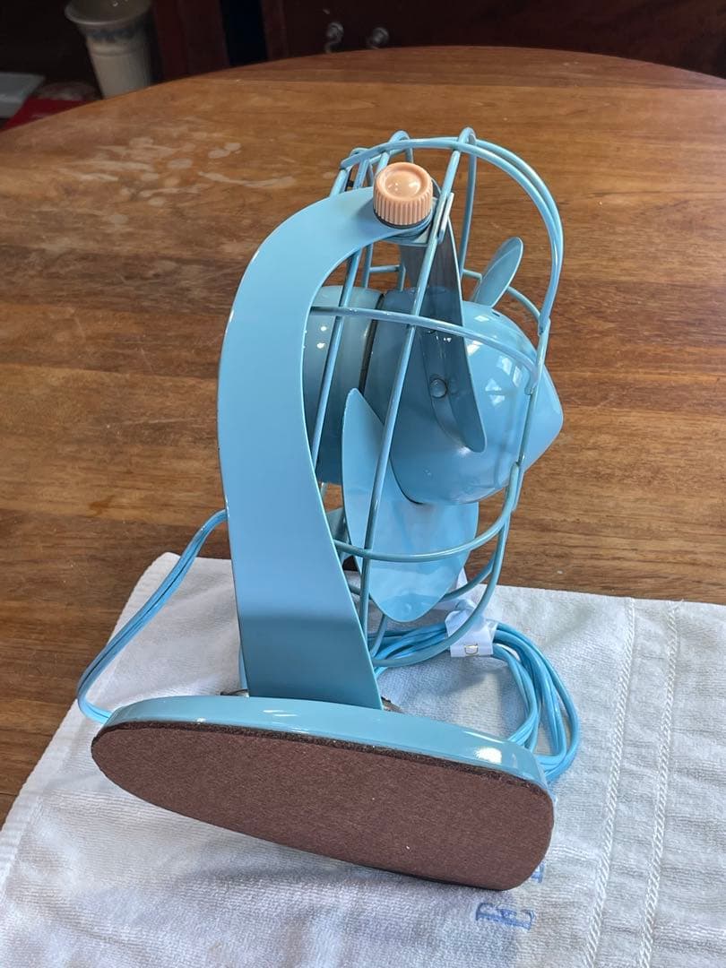 Toshibaレトロ扇風機　陽に向かう燕・向日葵のイメージデザインecoで涼しく