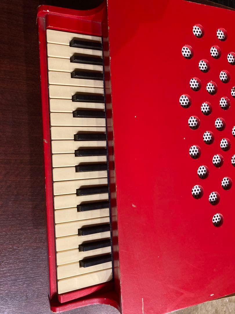 KAWAI 赤いミニピアノ