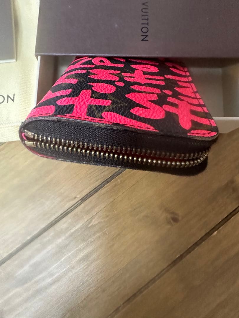 ルイヴィトン　ジッピーパースケース　モノグラムグラフィティ