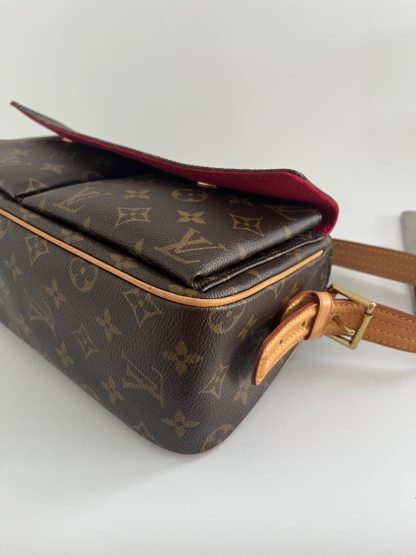 Louis VuittonモノグラムM51164ショルダーバッグ ヴィバシテMM