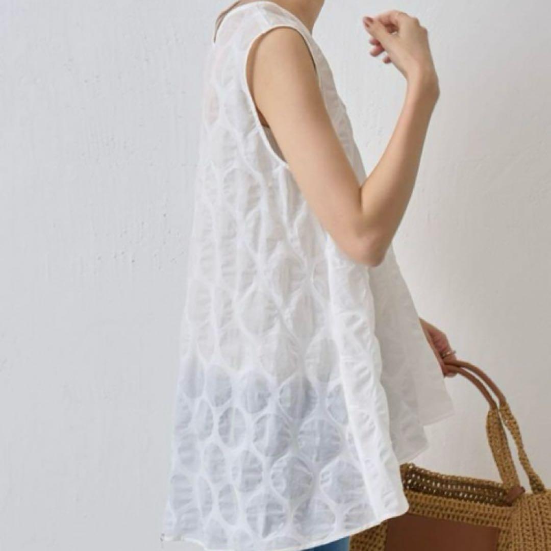 【最終価格】美品　BEARDSLEY ドットリップルノースリブラウス