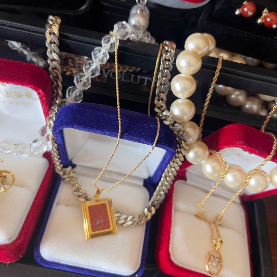 遺品整理 大量 k18刻印ピアスあり ブランドアクセサリー パール ネックレス