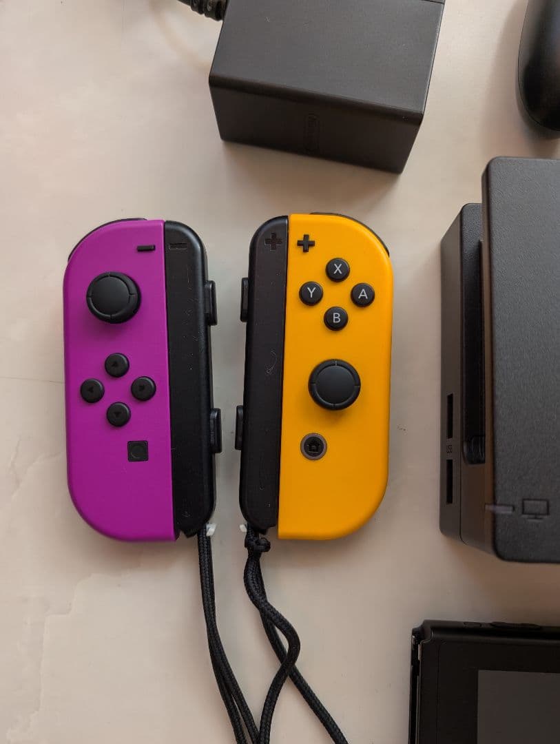 Nintendo Switch 本体 + Joy-Con 6個