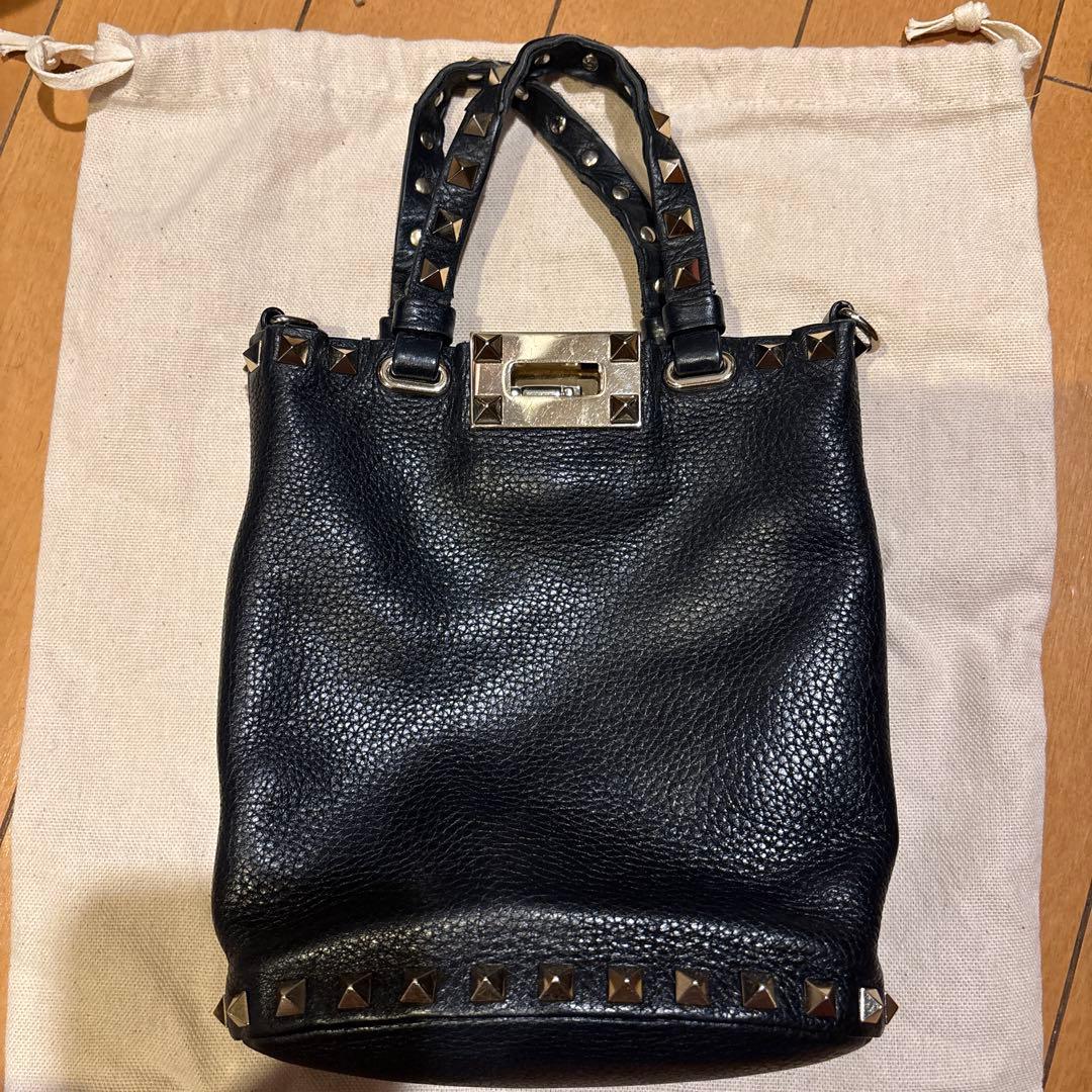 ヴァレンティノ　ロックスタッズショルダーバッグ