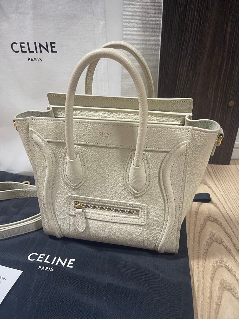 美品！！　CELINE ホワイト ラゲージナノ 189243DRU セリーヌ