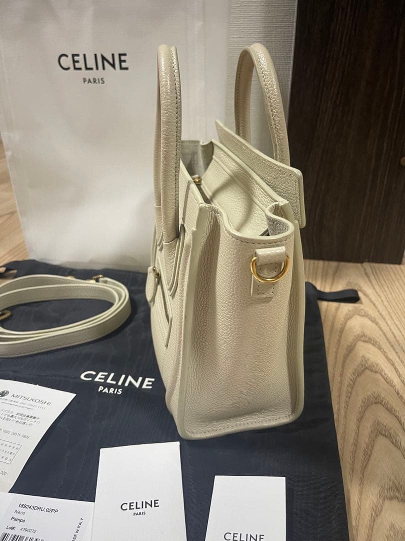 美品！！　CELINE ホワイト ラゲージナノ 189243DRU セリーヌ