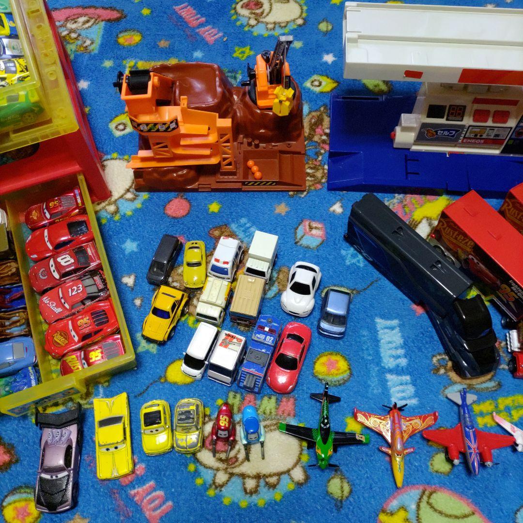 トミカ　カーズ　プレーンズ　セット