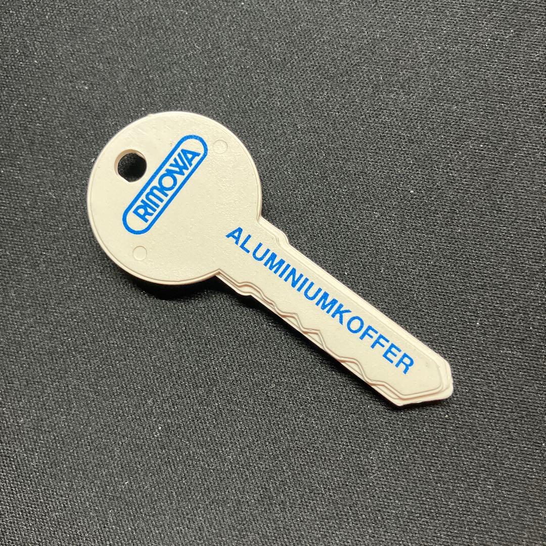 RIMOWA ALUMINIUMKOFFER 鍵型カッター　珍品　美品 RIMOWAから世界限定数でアーカイブピースからインスピレーションを受け