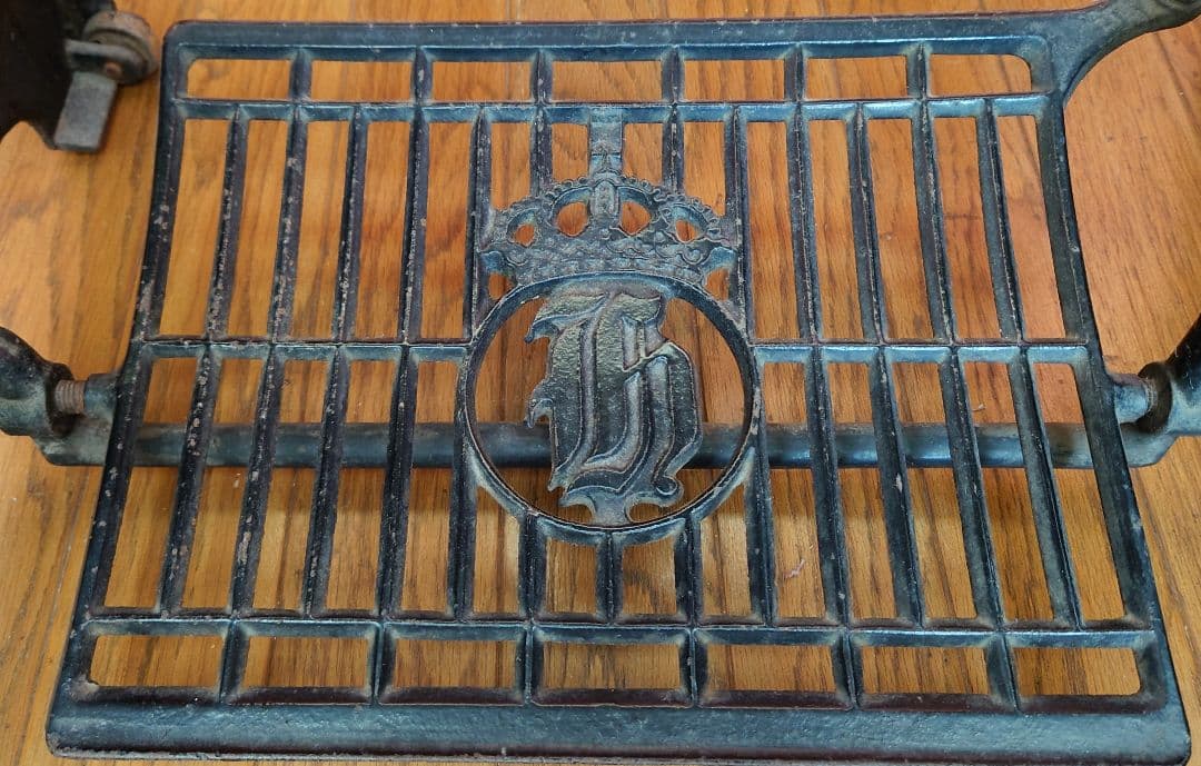 アンティークミシン セール中 スウェーデン製ハスクバーナ