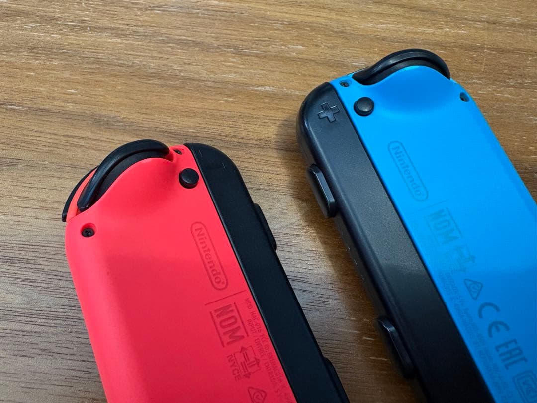 【Riiin】Nintendo Switch 赤/青 本体＋付属品