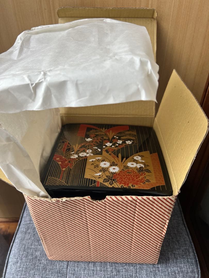 漆器重箱 3層 ❣️花柄 黒金 おせち お正月 イベント パーティ〜❣️ お