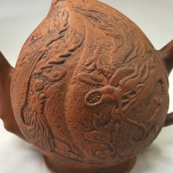 松永朱泥龍仙人文桃型水滴急須