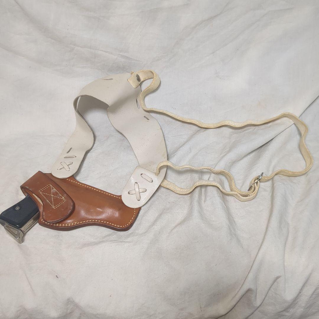 safariland　実物　小型ピストル用　本革レザーショルダーホルスター safariland 実物 小型ピストル用 本革レザーショルダーホルスター