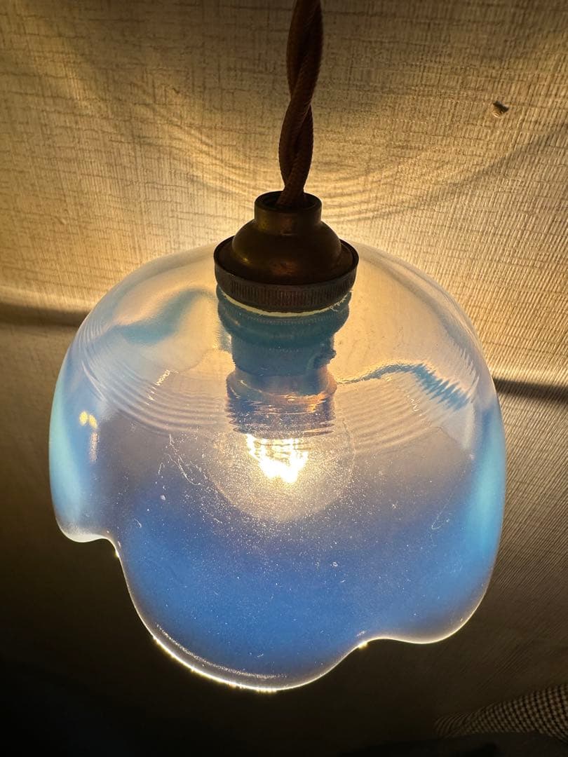 1920年代 フランス アンティーク ブルーオパールセントのお花アトリエ