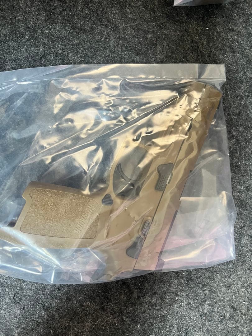 Arly1214 ガスハンドガン　SIG M17 タンカラー【ほぼ新品】