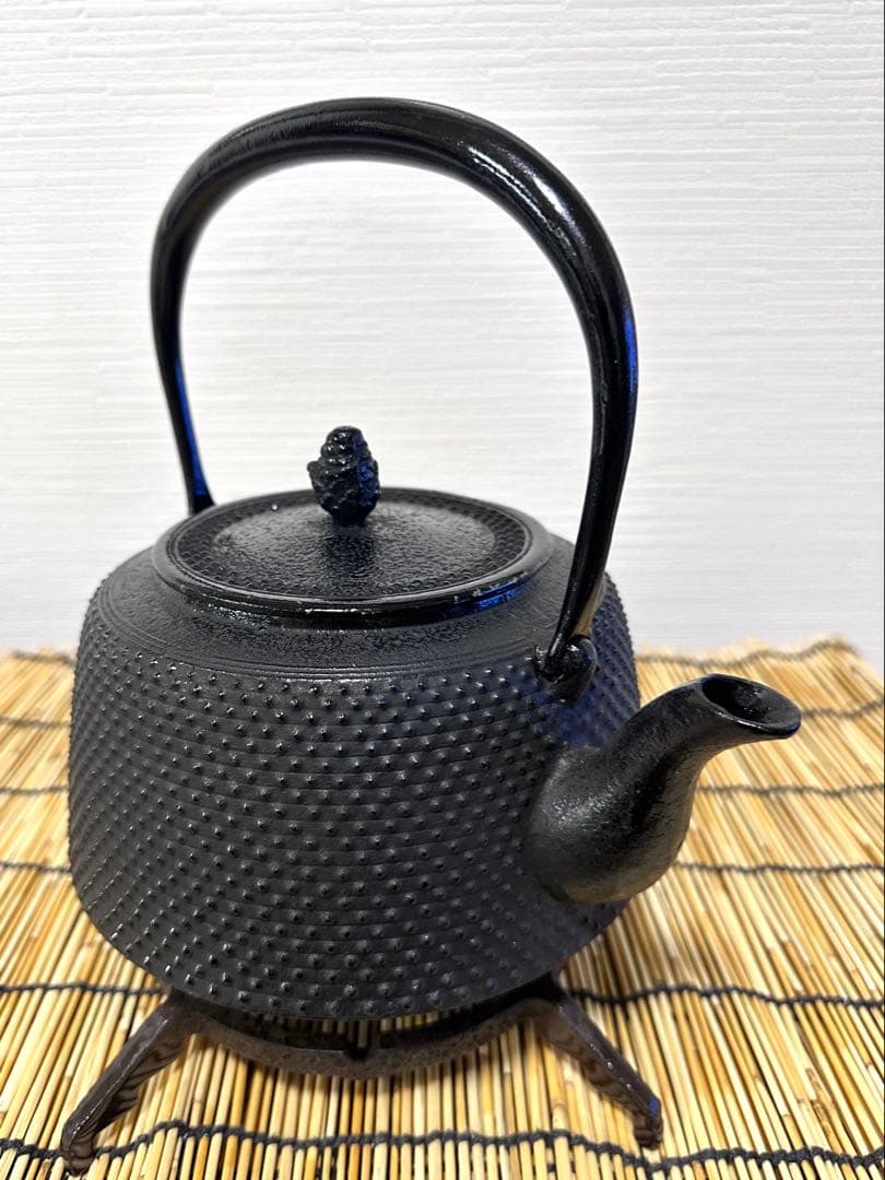 未使用品、供箱、栞、注意書付　南部盛榮堂ＯＩＧＥＮ造　九重アラレ　南部鉄瓶