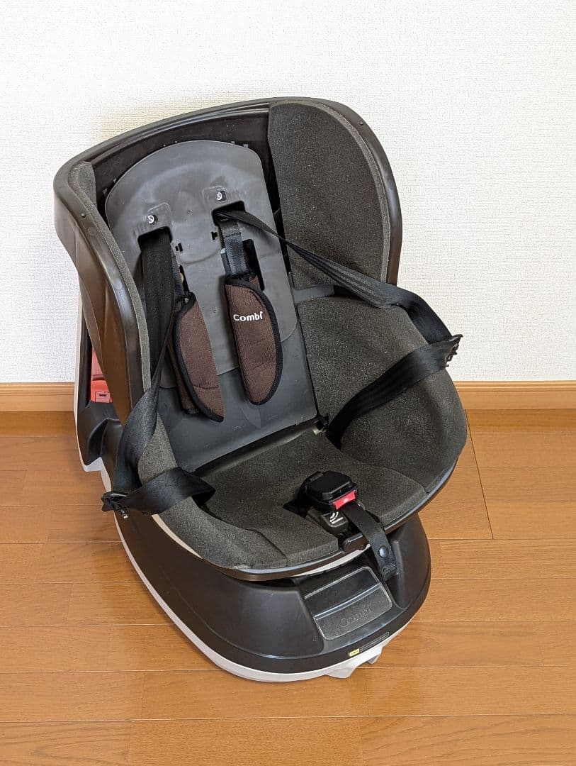 コンビ チャイルドシート ネセルターンリミテッド