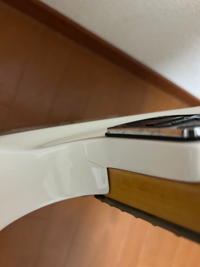 Chravelエレキギター