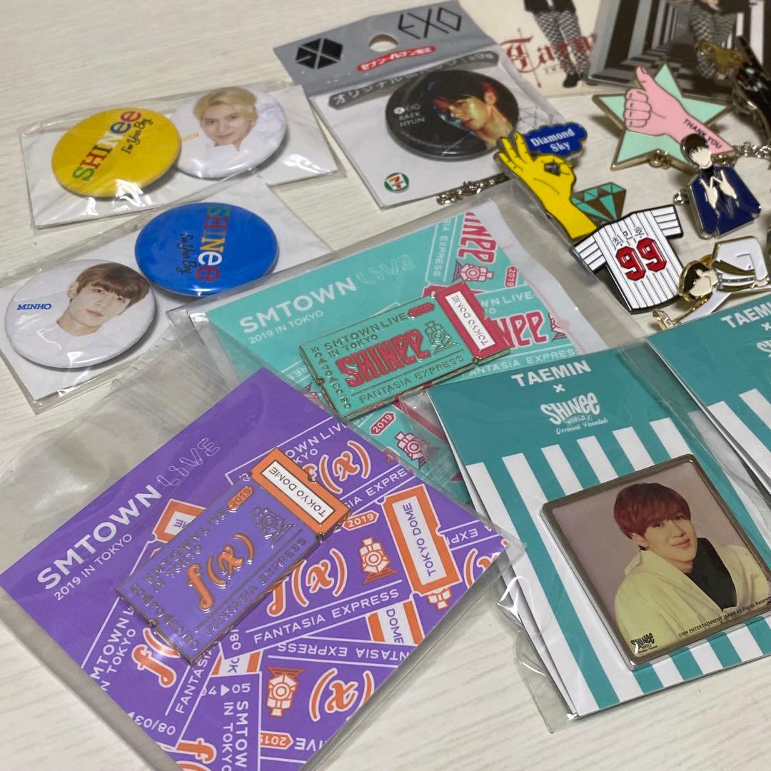 Shinee グッズ バッチ f(x) EXO おまけ付けます