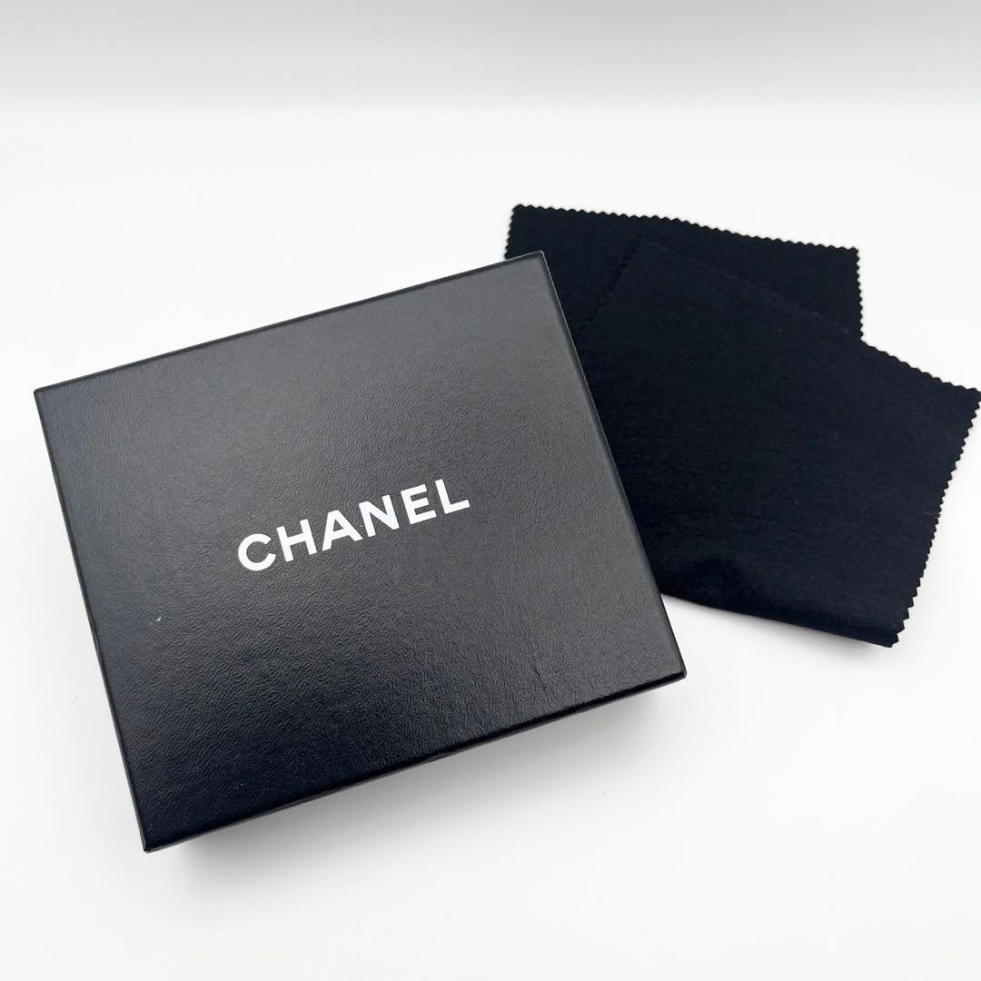 CHANEL キャビアスキン 三つ折り財布 シャネル 箱付き
