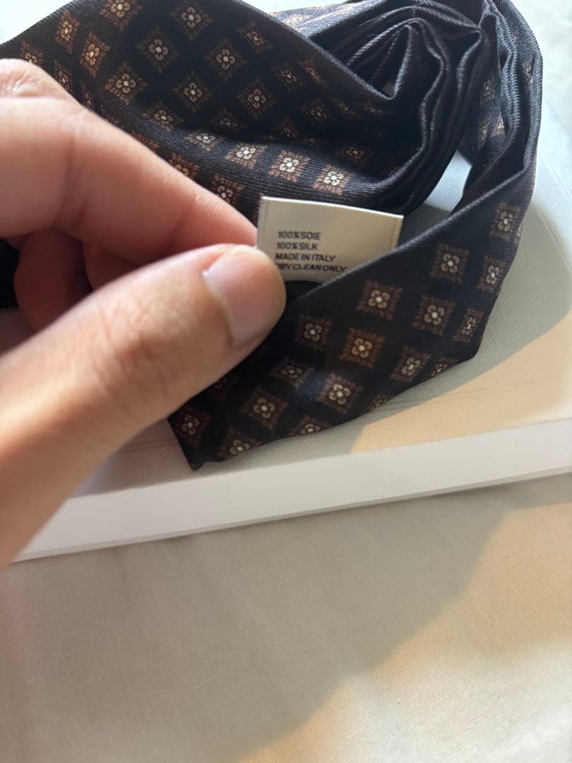 セリーヌ　23aw ラヴァリエール　クラヴァット