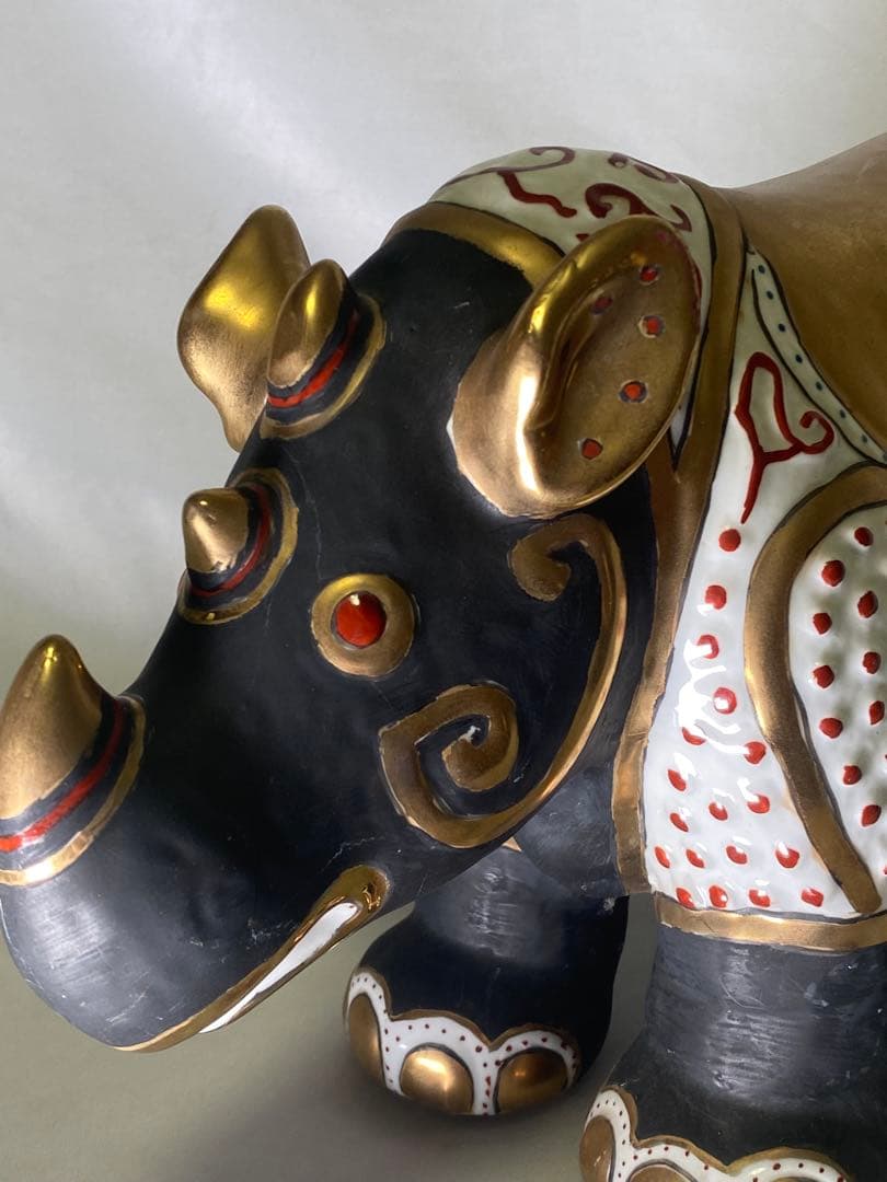 2626❣️ 幸運　サイ　置物　輸入品　ゴールド　風水