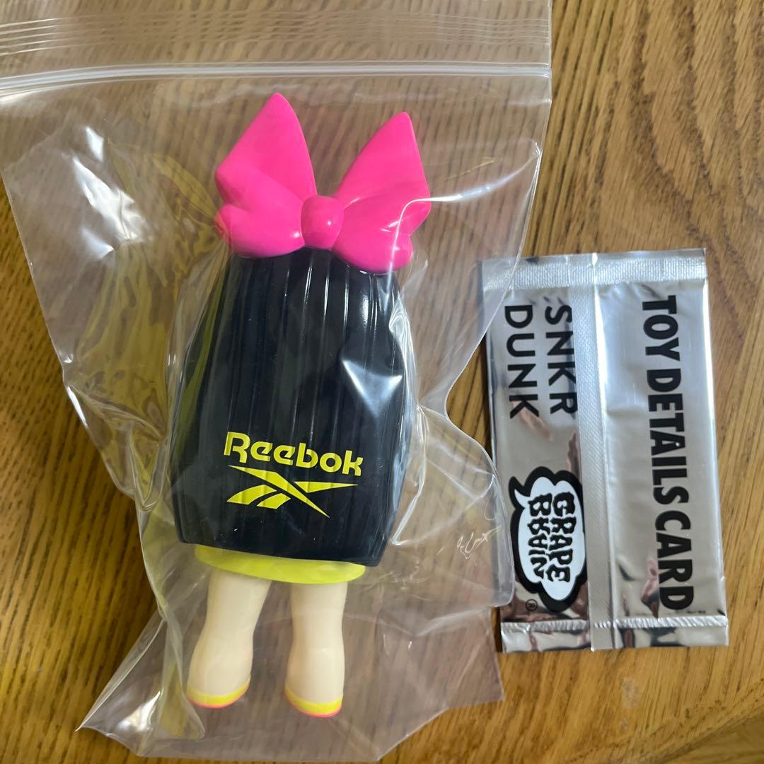 Reebok GRAPE BRAIN にぎるちゃんソフビ
