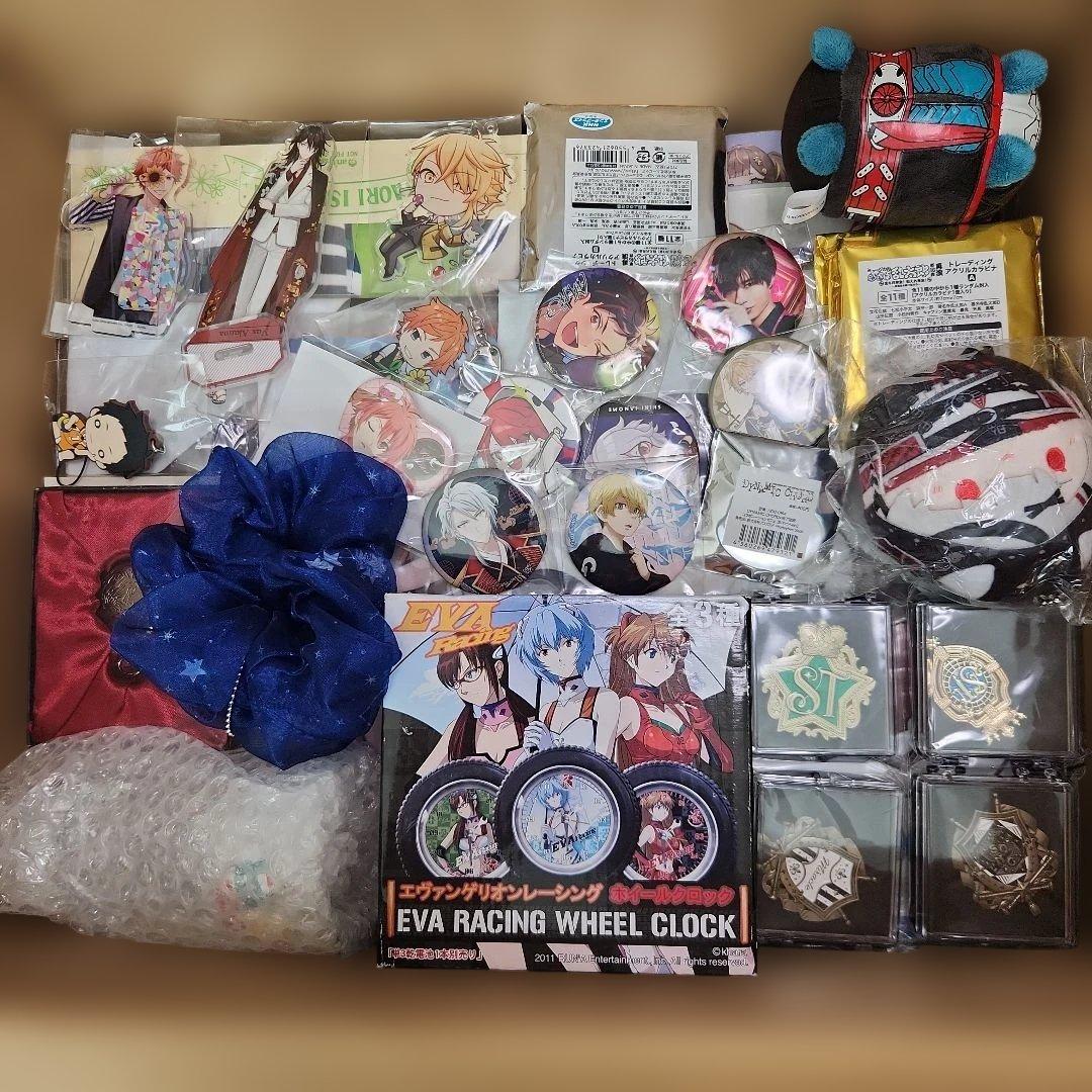 ノンジャンル アニメグッズ まとめ売り 350個程度 - メルカリ