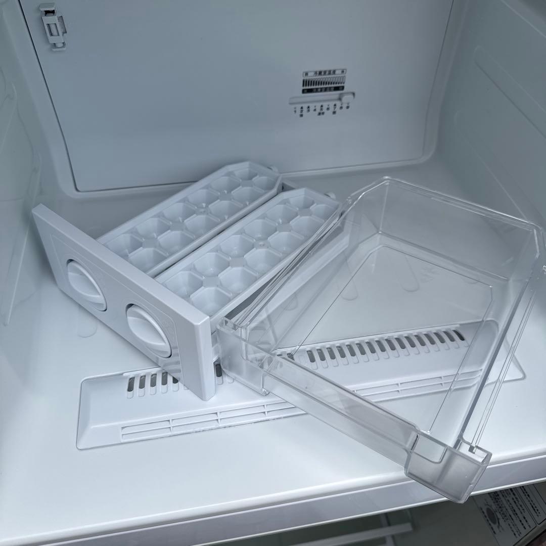 送料込 Hisense 冷蔵庫 227L スリム大容量 鏡面 省エネタイプ