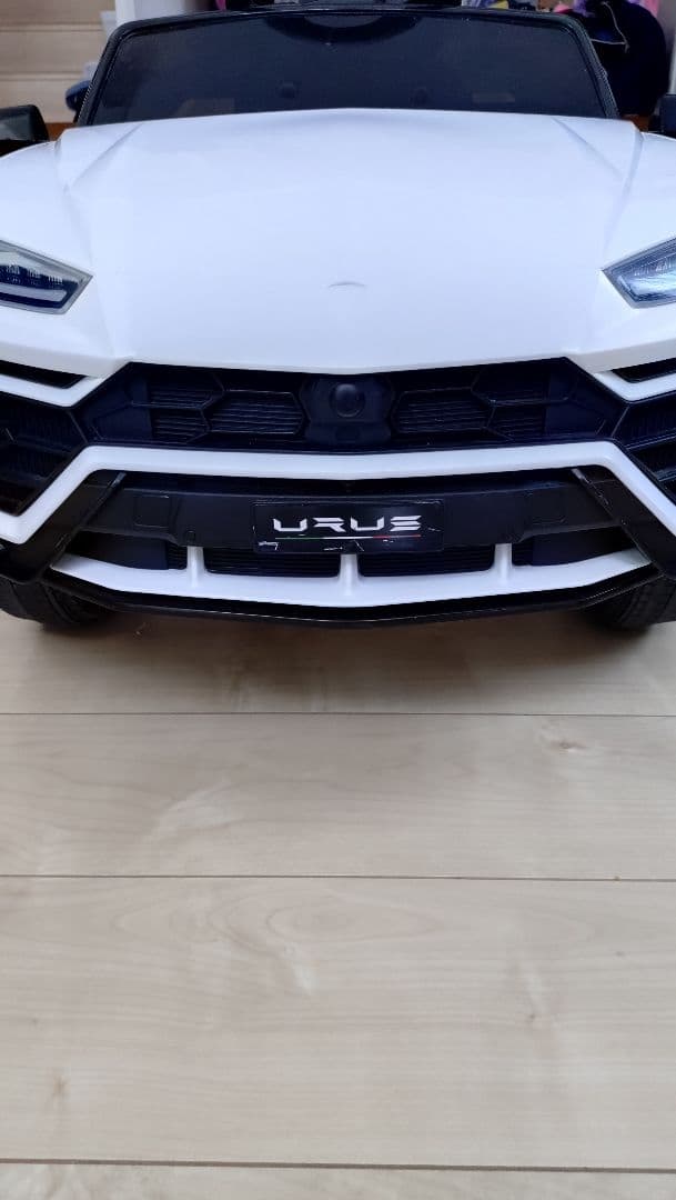 URUS ホワイト 電動乗用車 オープンカー ランボルギーニ