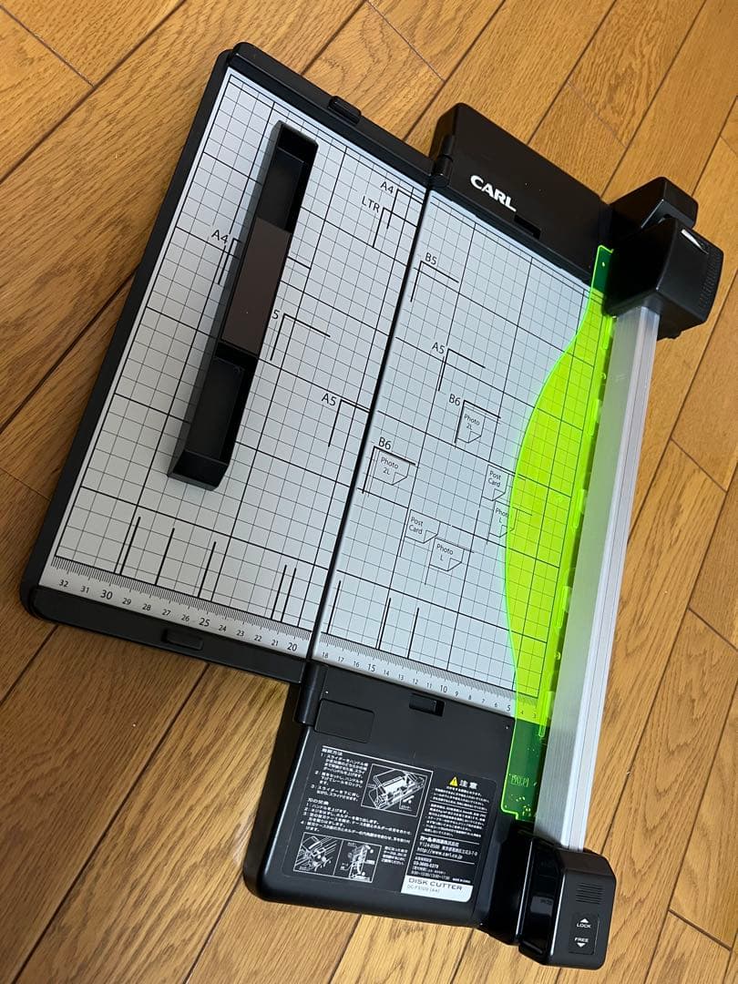 CARL 裁断機 ディスクカッター スリム DC-F5100 A4 美品 カール ディスクカッター スリム A4／50枚裁断（目安） 商品詳細