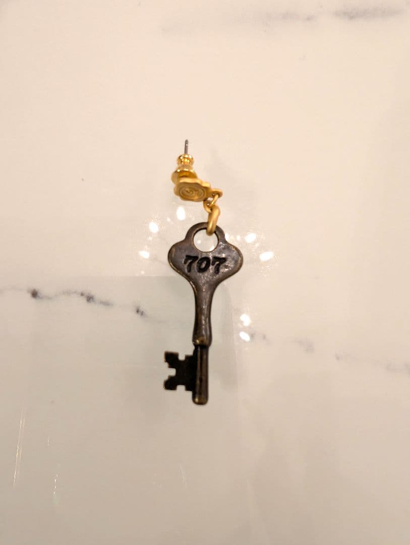 NANA 鍵型チャーム 707号室 ピアス