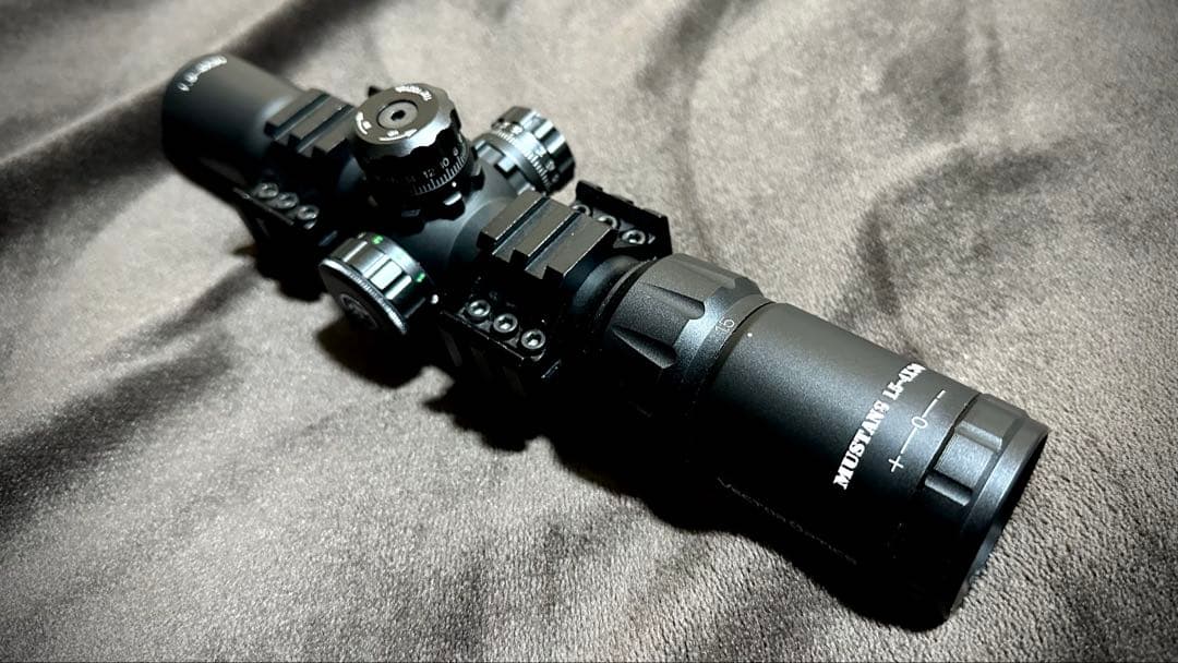VECTOR OPTICS Mustang 1.5-4x30 スコープ