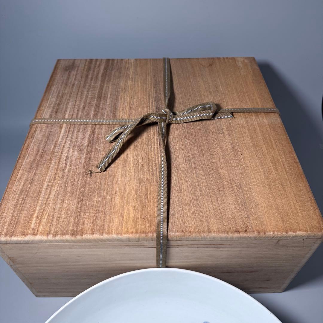 江戸後期 染付松竹梅大皿 後期鍋島 三方兜唐花文 高台櫛目文 桐箱付