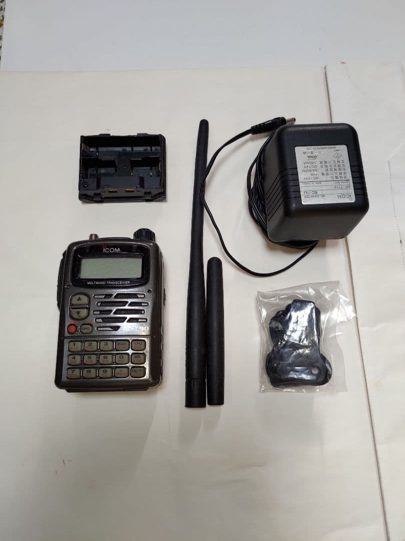 Icom IC-T90 FMトランシーバー