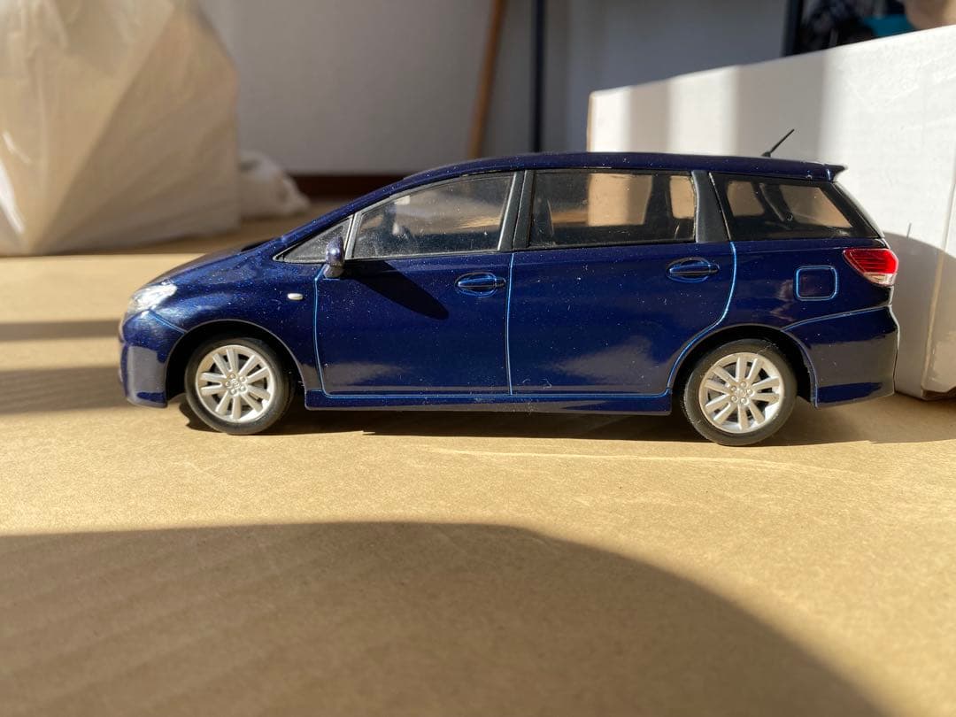 トヨタウィッシュダークブルーミニカー