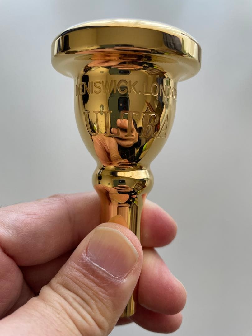 デニス・ウィック　チューバ用マウスピース“ＵＬＴＲＡ”　金メッキ仕上　AT2U