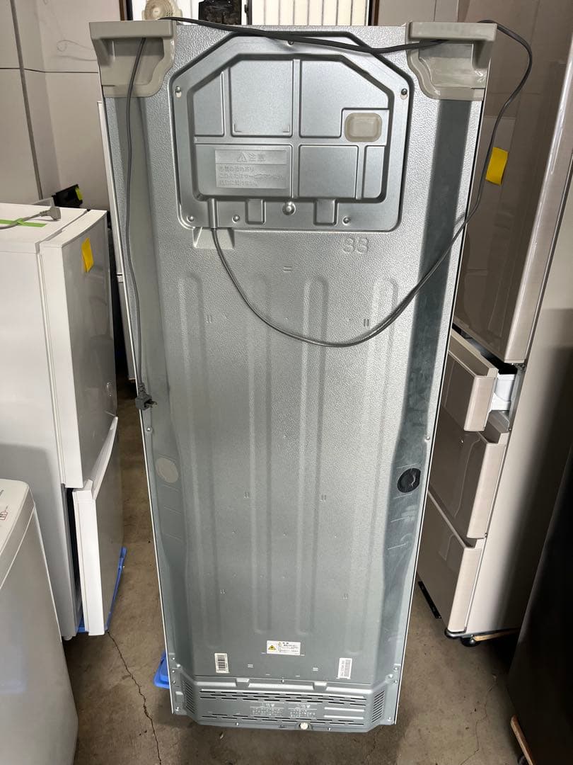 2022年製　326L TOSHIBA GR-U33SC冷凍冷蔵庫　送料無料　T