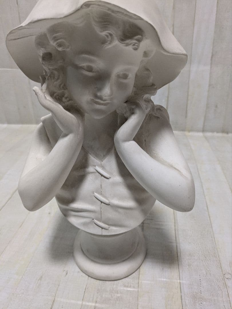 石膏オブジェ女性 湯浴みするヴィーナス像 微笑む少女の胸像